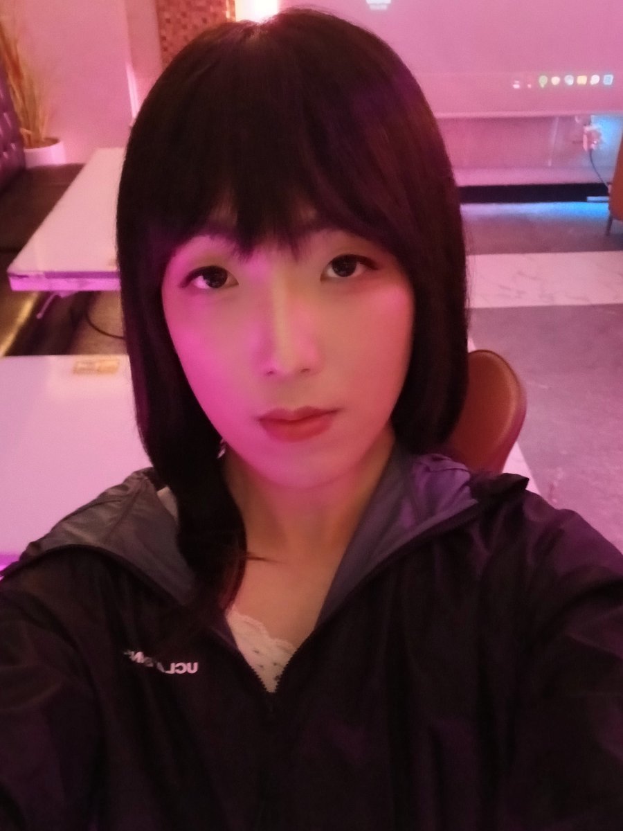 Open_diary8's tweet photo. 2026.08.23 (일) 모어덥에서 메이크업 받고 별라에서 타코야끼 먹음 https://t.co/qxpUMjkHti