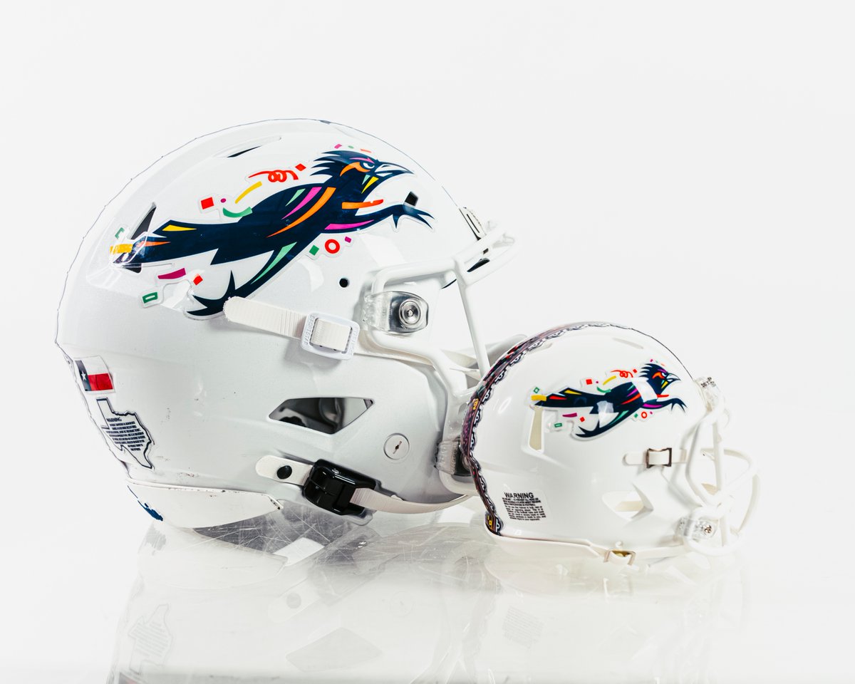 UTSAAthletics's tweet photo. New helmet, but make it mini 🤩

These @Alamodome exclusive Hispanic Heritage mini helmets will be available for purchase tomorrow, September 26!! You can find them at:

- @HEB plaza Fan Fest, opening at 8 AM
- Team shop locations at sections 106, 118 and VIP section, gates opening at 9:30 AM

LIMITED SUPPLY!! Don't miss out on getting your own, secure your tickets now ⤵️

🎟️: https://t.co/BjR8syRtK8

#BirdsUp🤙 | #LetsGo210