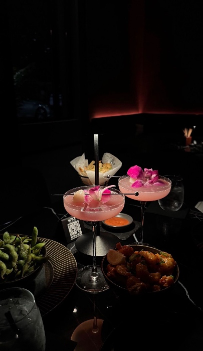 deitytheluluu's tweet photo. I just received Drinks from Anonymous via Throne. Thank you! https://t.co/Xa0a23jGYu #Wishlist #throne https://t.co/I9c5M5b27c