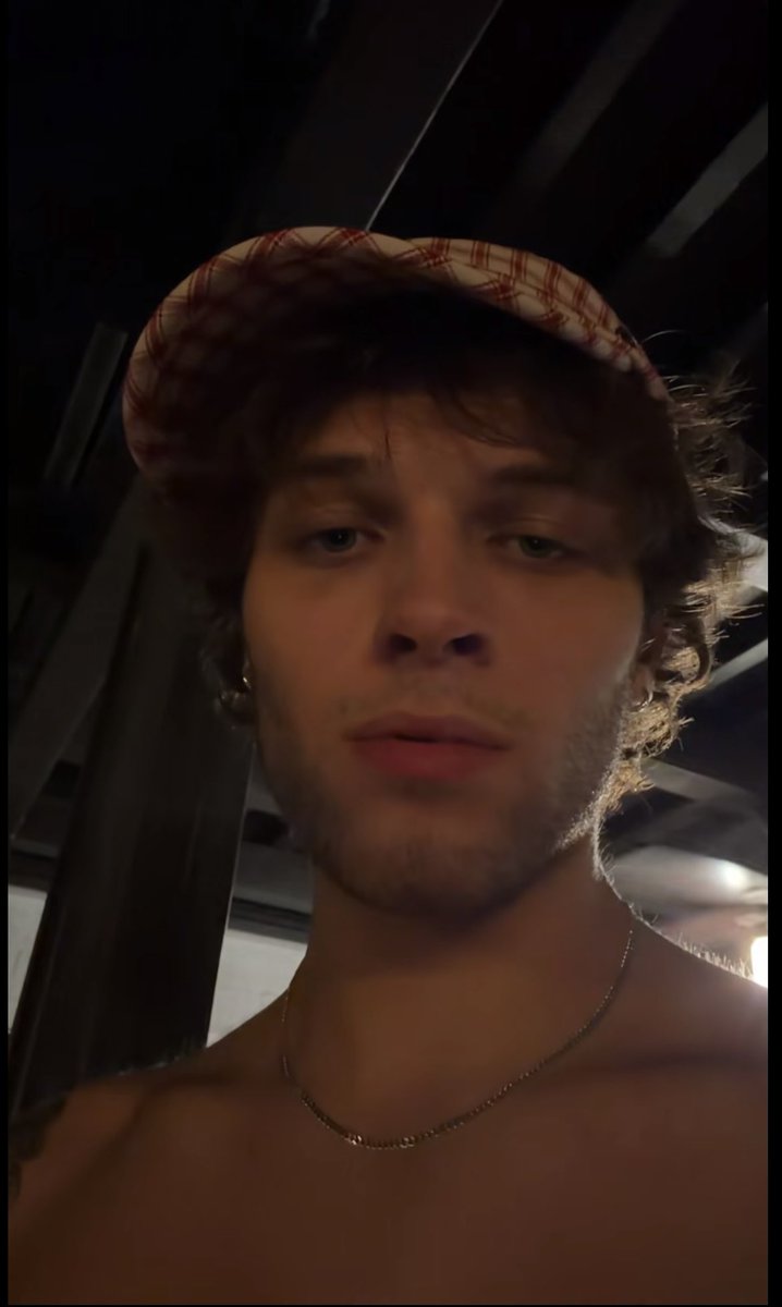 mattluvbot's tweet photo. wait its kinda giving https://t.co/nMe3JOMs5O