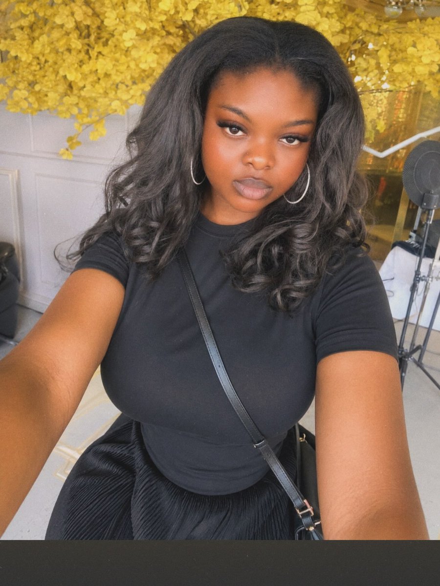 Nueldelly's tweet photo. 🧑🏽‍🎤 https://t.co/0ZUfWLdC6K