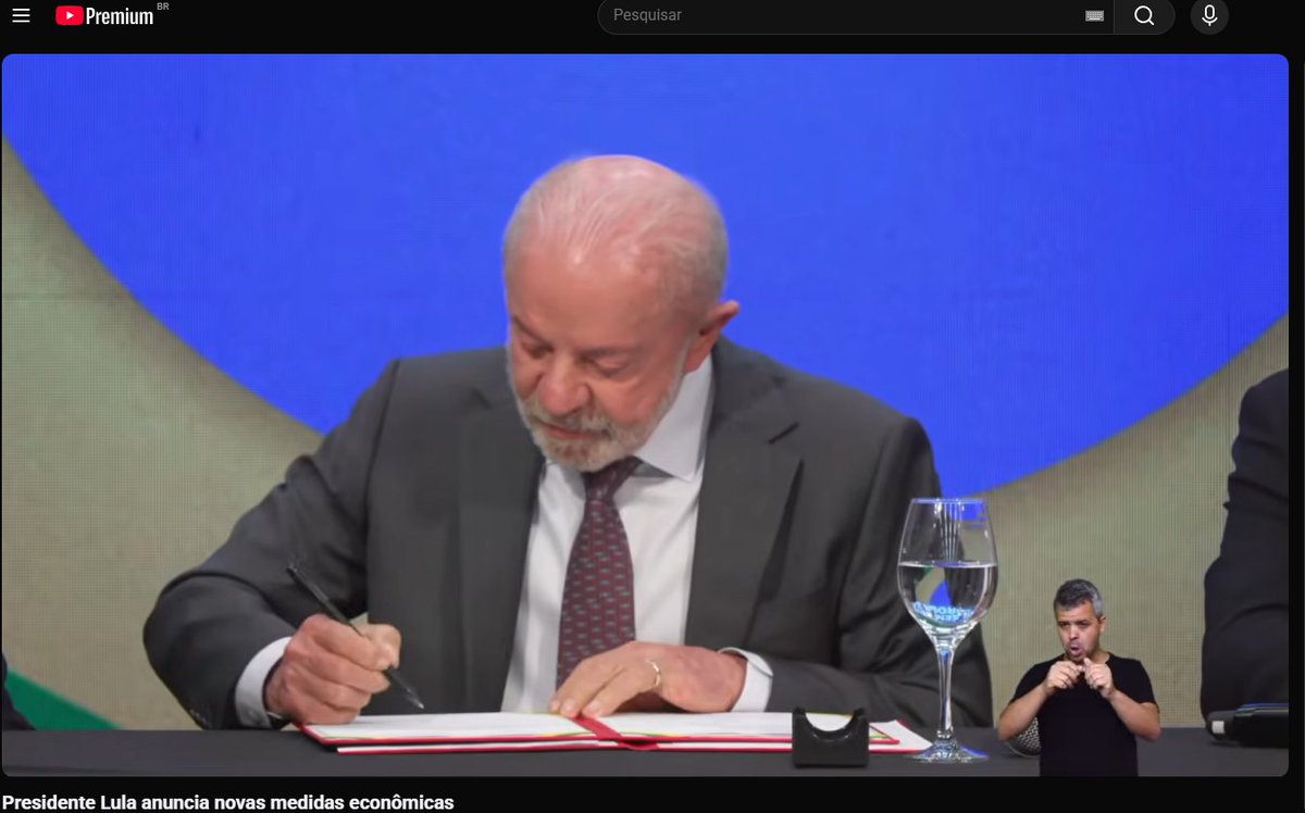 joaosenzi's tweet photo. 🚨URGENTE

Às 19:13 Lula acaba de assinar a proibição das BETs. https://t.co/I0Uhh0RLt0