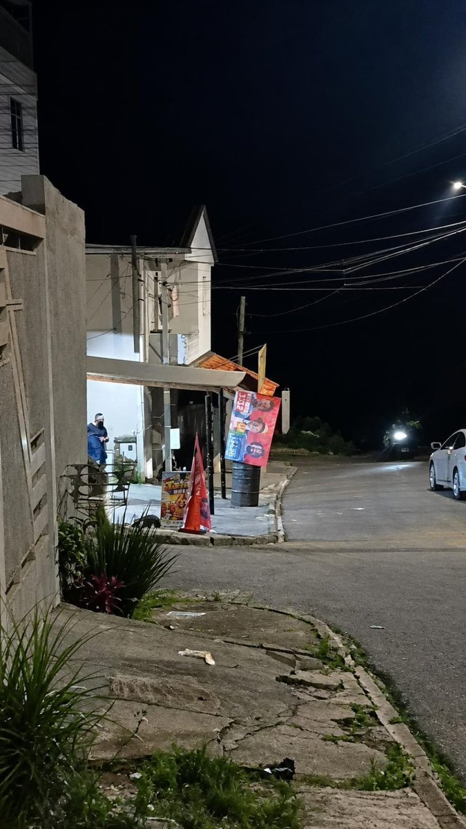 giipqp7's tweet photo. o bar na rua de casa KAKAKAKAK https://t.co/Cq6h0aFIxY