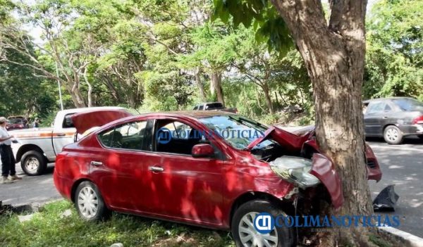 colimanoticias's tweet photo. Se registra accidente vehicular en la carretera Comala–Villa de Álvarez
-
#colimanoticias #Accidente #Comala #VdeA
-
https://t.co/xQ6llJ266e https://t.co/n5l7W8ChD6