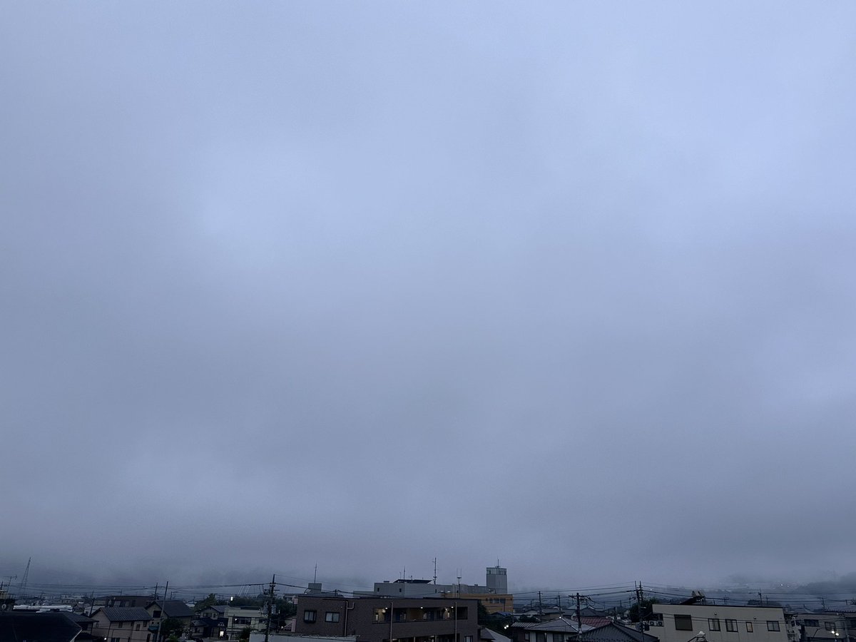 ybsradiofun's tweet photo. おはようございます

今朝の上野原は、一面灰色の雲に覆われ雨が降ったりやんだりしています

気温は21.0℃、日差しもなく時折風も吹いていて少し肌寒い感じがします

昨日は十五夜「中秋の名月」、綺麗な月が見られました

月見ダンゴと月見まんじゅうも美味しくいただきます

 #ミュートレック https://t.co/lQhRPc1Bv4