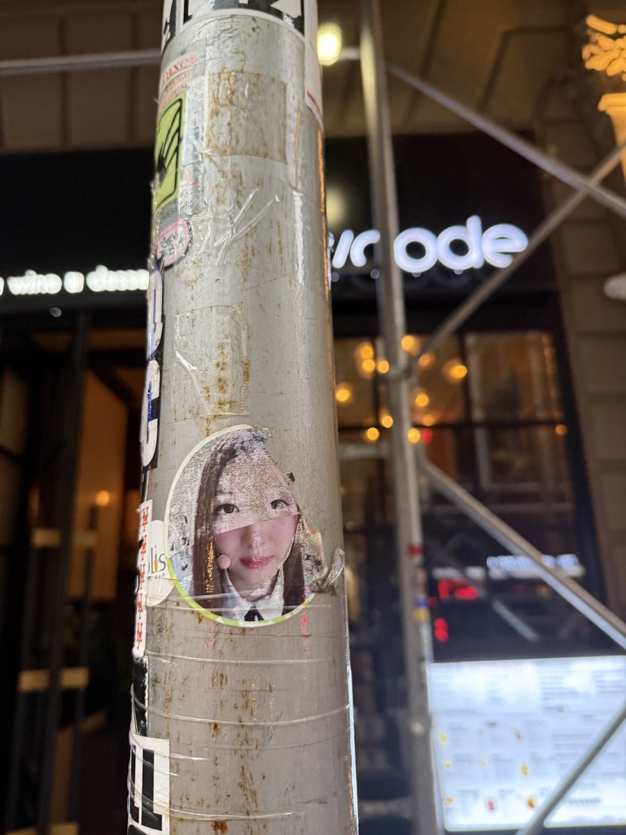joawabi's tweet photo. what a year on the nyc streets does to a joobin https://t.co/MR8IoikZHk