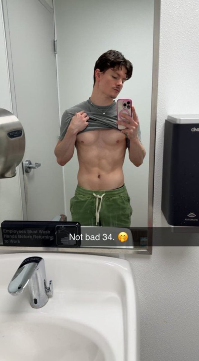 JoePhilipnvgx's tweet photo. Am in love with gay men ❤️🌹 https://t.co/is39WBvyV2