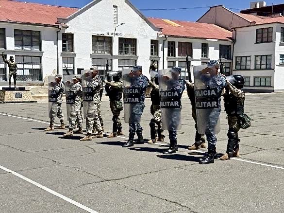PatrickWeaverPA's tweet photo. U.S. Marines are training alongside Bolivian and Americas Counter Cartel Coalition (A3C) partners.
 
Those who seek to undermine A3C allies should listen carefully: if you threaten our coalition, you will face consequences beyond what you can conceive. #WeDoBadThingsToBadPeople https://t.co/XQt7HYYhnz