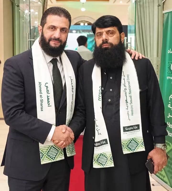HijabZahra313's tweet photo. ٹرمپ کے نھنے منھے شاگرد🤣 https://t.co/H04jkGdAjb