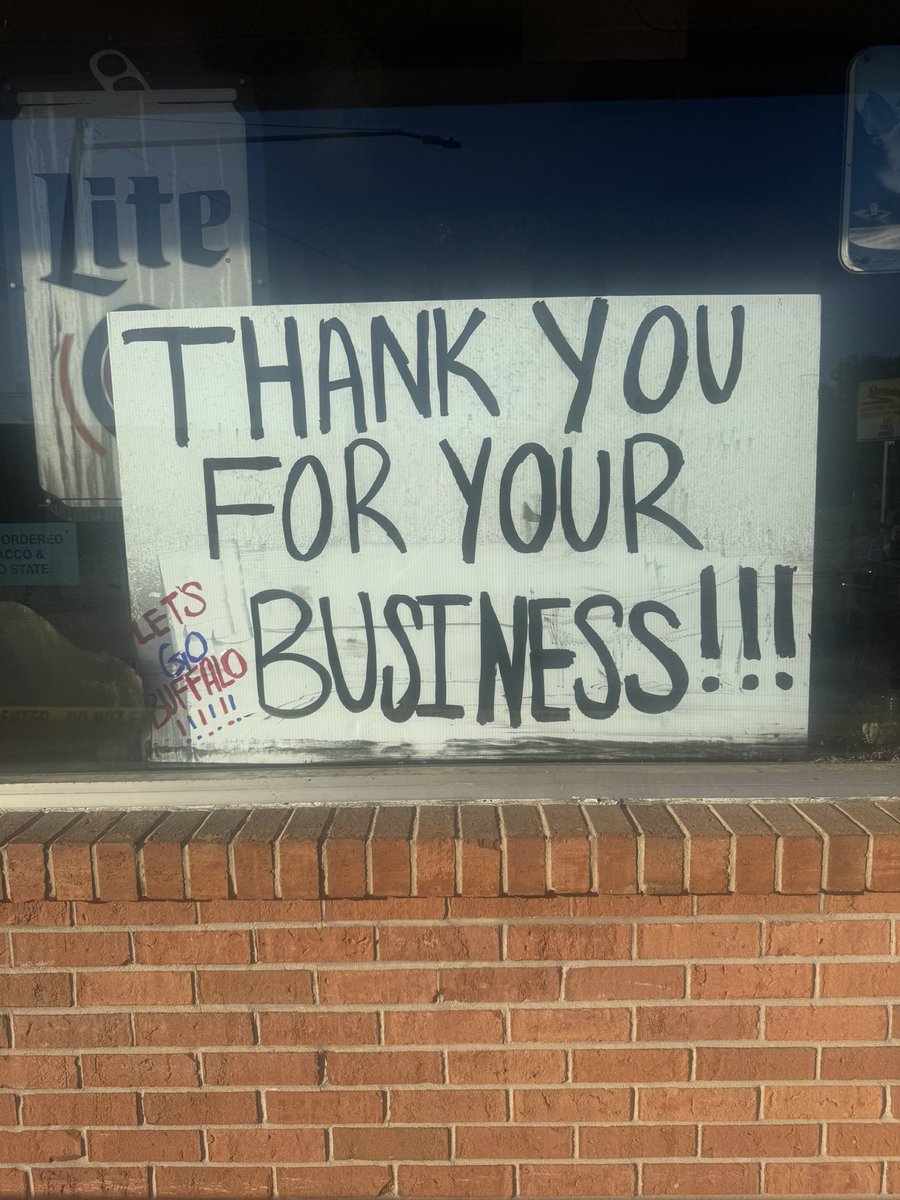 ConsumersBeer's tweet photo. We’ll be back! Hamburg’s Beer Store ❤️ https://t.co/4hBK2yMckt