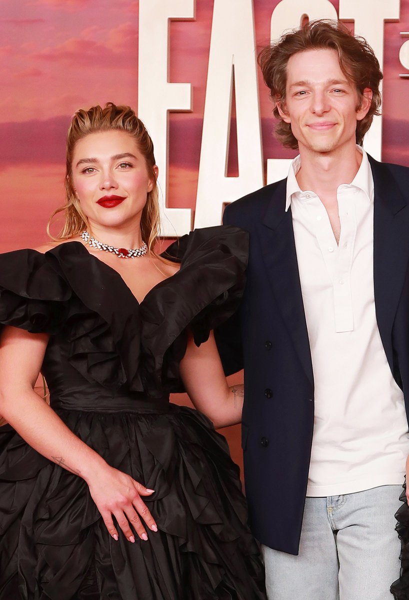 VanityFair's tweet photo. Mike Faist on 'East of Eden' costar and Vanity Fair cover star Florence Pugh: 

“The truth is that the sky’s the limit. In my opinion, she could do no wrong." 

https://t.co/lUkjfNSIvk https://t.co/tJg8YSxeKi
