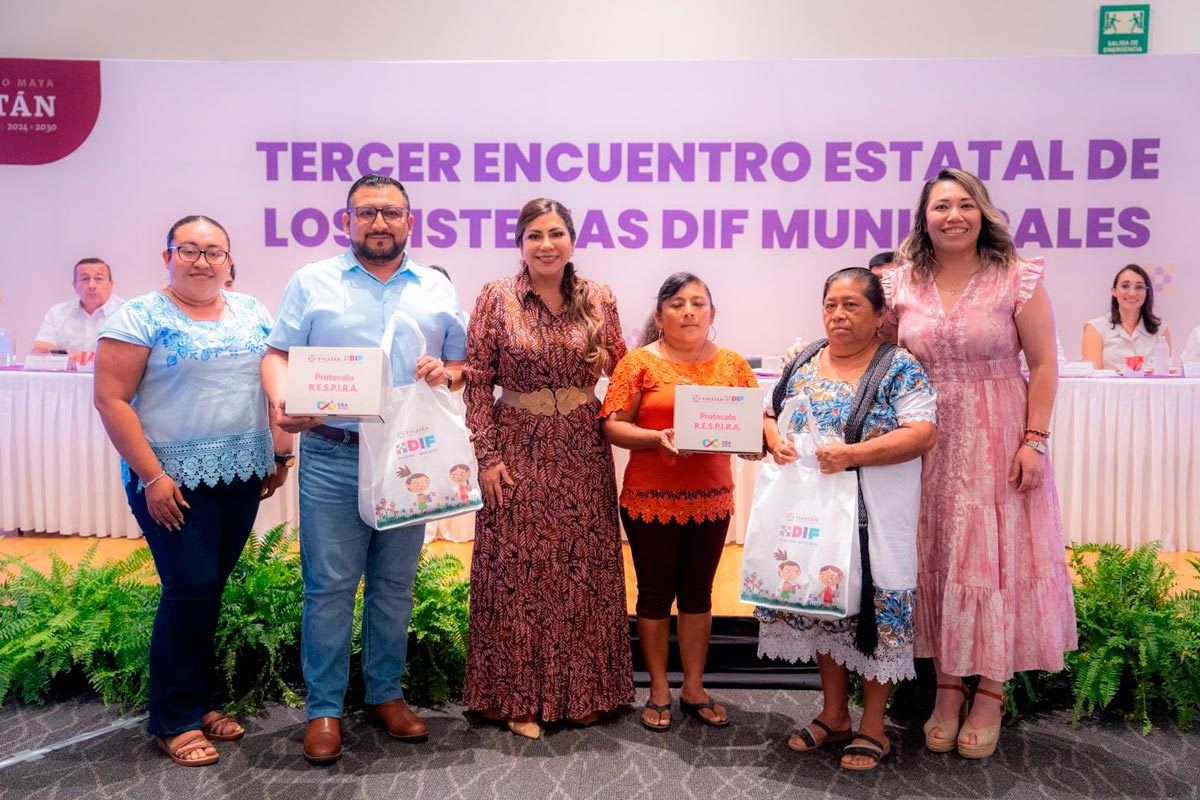 RVozdeMujer's tweet photo. DIF Yucatán coordina acciones con los 106 municipios para ampliar atención en las comunidades  https://t.co/uzihv9V2In https://t.co/xGq5KDPLMV