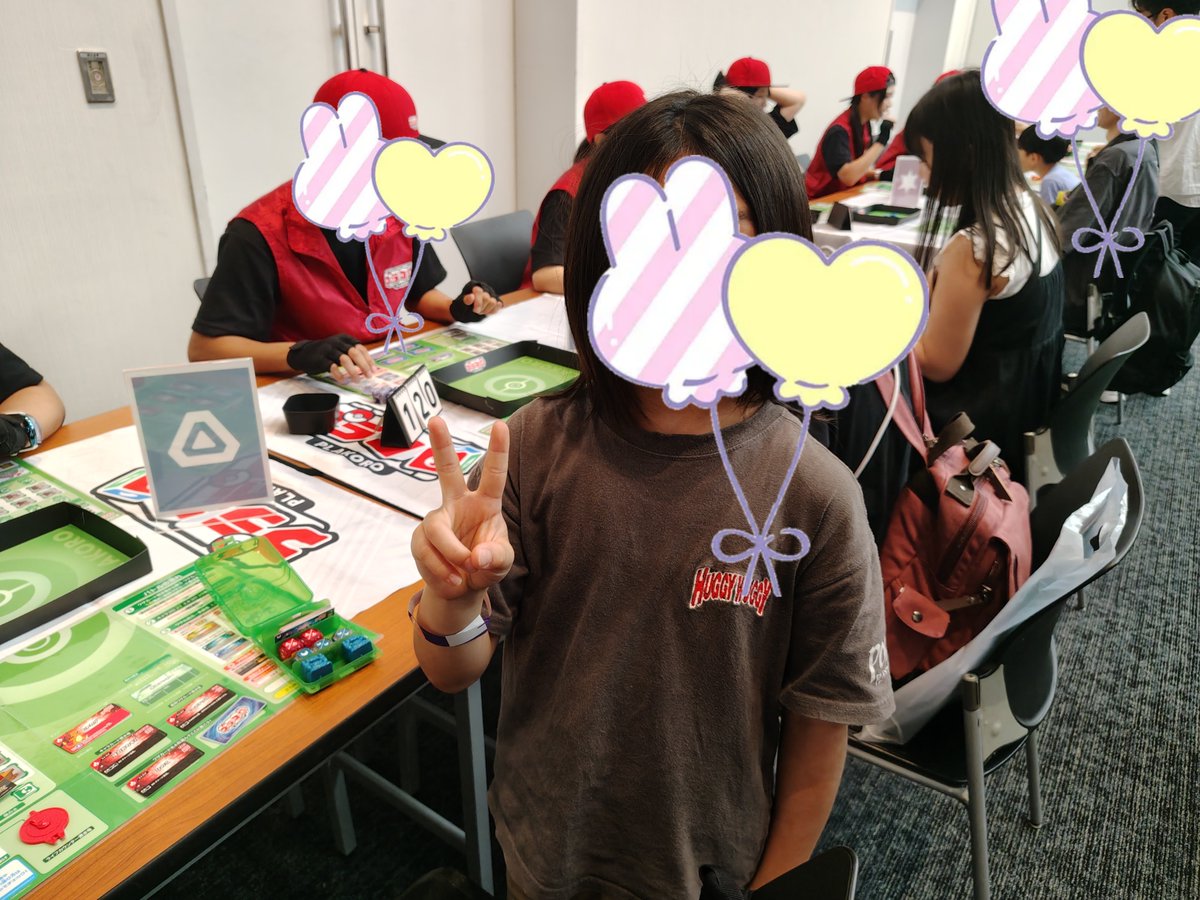 tkb_azumi's tweet photo. プラコロツアー@大阪に親子参戦した感想。プロモのキラキラのワザカード、子どもが自分のお気に入りのヒトカゲを当てることが出来て大満足のご様子。子どもの戦績は、ヒトカゲを使用して3勝1 敗でした…さすが豪運の持ち主…。最後のジムトレーナー戦でも、有利な鋼タイプに当たって圧勝でした…。 https://t.co/664UL0q9Jz