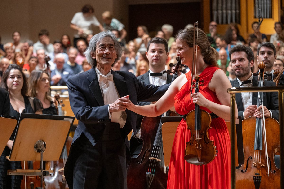 ocnesp's tweet photo. Lleno absoluto en el Auditorio Nacional para disfrutar del segundo concierto de Kent Nagano como director titular y artístico de la #OCNE, en el que le acompañaba la violinista alemana Veronika Eberle, una de las grandes solistas invitadas de la temporada. https://t.co/wvKpp9M2dX