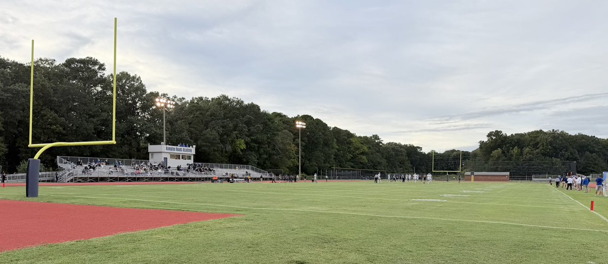 coach_j_mar's tweet photo. Hampton Roads Academy hosting Nansemond Suffolk Academy 🏈 on the search for future Knights! ⚔️🛡️#virginiafootball https://t.co/gWd4DPtQbQ