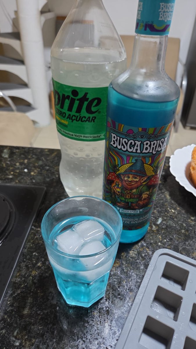 thiwink_'s tweet photo. recomendação do querido @eylessmb 
#AlcoolicosAdvertidos https://t.co/6PtfpPpGdt