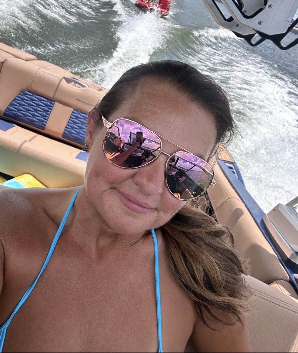 LakeNLace's tweet photo. Alright what’s everybody doing this weekend?? 👀 I wanna hear the fun plans… or the bad decisions 😂😏
Mine involves water🤪 https://t.co/r6ZAk3m5P4