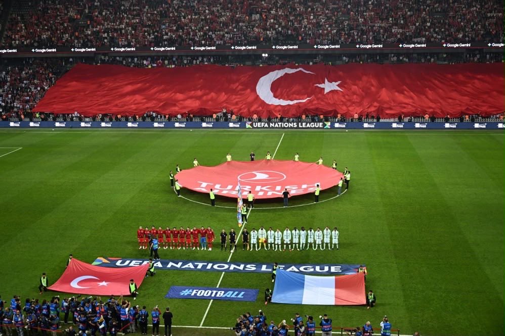 ProfDrHulagu's tweet photo. Bu akşam Kocaeli’mizde Millî Takım heyecanını yaşadık. 🇹🇷

UEFA Uluslar A Ligi’ndeki ilk maçında Fransa’yı şehrimizde ağırlayan A Millî Futbol Takımımızı tribünden destekledik.

Sahadan istediğimiz başlangıcı yapamasak da Ay-Yıldızlı formamız için son ana kadar mücadele eden Bizim Çocuklar’ın yanındayız.

Millî Takımımıza bundan sonraki karşılaşmalarında başarılar diliyorum. 🇹🇷