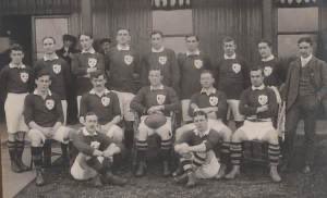 irelandbattles's tweet photo. #OnThisDay 1915 Ernest Cotton Deane MC was killed at the Battle of Loos. Deane, a Limerick man was a surgeon & played one game for Ireland in 1909 (Standing left team pic). Deane had a Military Cross for saving wounded men in No-Man's Land.
#Ireland #History #WW1 @IrishRugby https://t.co/aVFkLcbEq2
