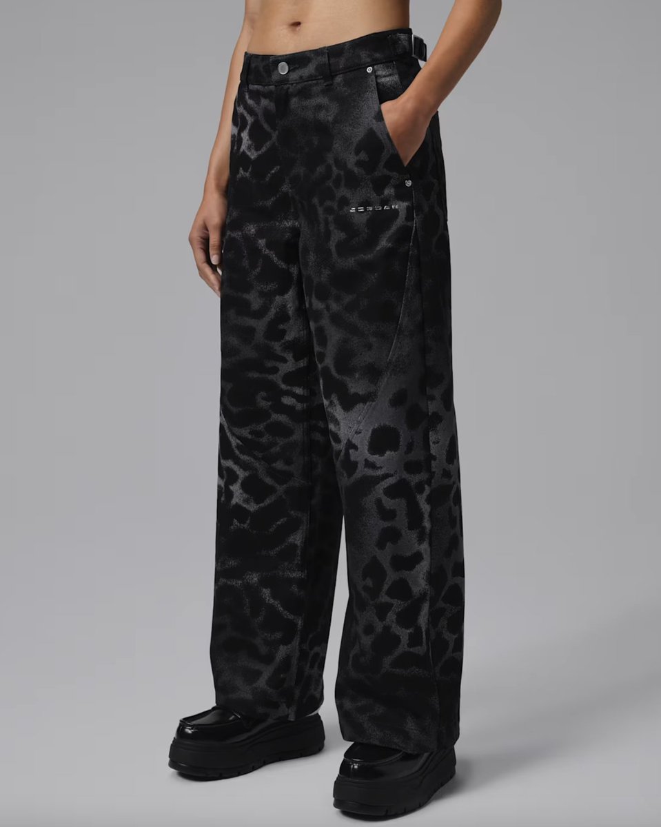 SOLELINKS's tweet photo. Ad: NEW Women’s Jordan Flight Baggy Pants on Nike US => https://t.co/1rfFBLkTRb https://t.co/P1M48mXhA8