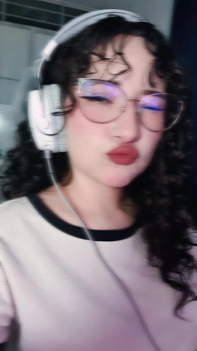 KKiraamethyst's tweet photo. Ya recupere mi cabello rizado, lo amoooo 🥰💗 https://t.co/4MKJi6w7Qh