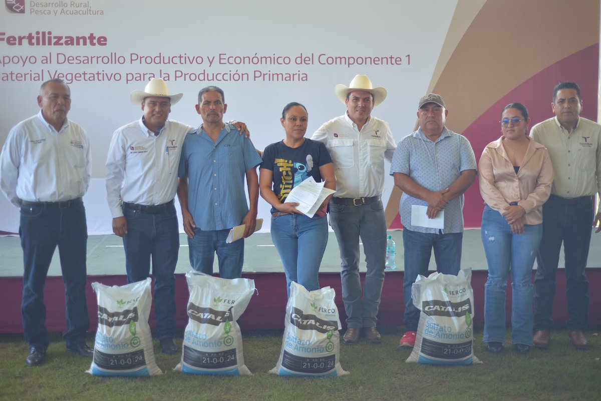 TvAstronoticias's tweet photo. Entrega Gobierno de Tamaulipas 662.5 toneladas de fertilizante a productores de caña
#Tamaulipas #ElMante #Tampico #cdvictoria #Altamira #ciudadmadero #Reynosa #Matamoros #Xicotencatl #NLD #RioBravo #ValleHermoso #NuevoLeon #UANL
⬇Enlace
https://t.co/a1etpGiphb https://t.co/fIvTixdXGQ