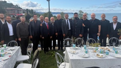 cumhuriyetgzt1's tweet photo. Organize suç örgütü Sarallar ve Şahinler grupları arasında yıllardır süren husumetin sona erdirilmesi amacıyla 26 Eylül’de Ankara’da bir toplantı yapılacağı öne sürüldü

Toplantının Devlet Bahçeli’nin öncülüğünde gerçekleştirileceği iddia edildi

https://t.co/CrzFPXKEeZ https://t.co/qhhjqegk7H