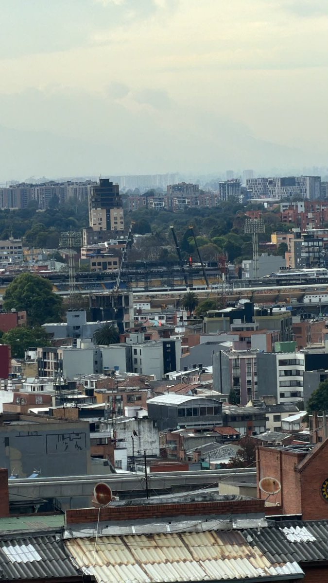 miniminibwl's tweet photo. ESA MONDA LA VA A VER TODO EL MUNDO, BTS BOGOTÁ THE CITY https://t.co/yh2yOV2v1n