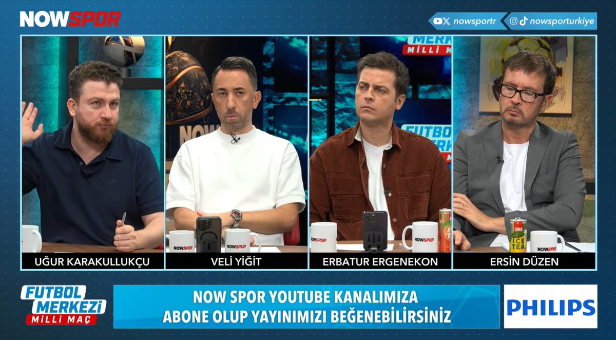 nowsportr's tweet photo. Uğur Karakullukçu:

Şimdi bir diğer konu Berke Özer. Ben Berke'yi çok severim. Berke'yle 16 yaşındayken röportaj yapmıştım. Potansiyeli zaten belli olan bir çocuktu. Çok düzgündür, efendidir, sohbet edebilecek kalitededir. Ben severim Berke'yi ama bunu yorumlarıma karıştırmam.

Geçen yıl bu olay patladığında da Berke'nin hata yaptığını söyledim. Milli Takım kampını terk etmenin dünyanın her yerinde cezası olur. Zaten çok ağır bir bedel ödedi. Bundan daha büyük bir bedel de yok. Çeyrek asır sonra Dünya Kupası'na gidebilecek kadroda rahat rahat yazılacakken gidemedi Berke. Bu ceza tamam ama artık bir dönem kapandı.

Bir oturup konuşursun. Çağırırsın, önce takım arkadaşlarından özür diletirsin. Sonra iletişim kurarsın: “Kardeşim, Milli Takım'a gelmek istiyor musun?” Berke de “İstiyorum hocam” der. Dersin ki, “Önce takım arkadaşlarından özür dile. Sonra da bu süreci aştığımızı, artık bir problem olmadığını ve Milli Takım için kalbinin attığını anlat.” Çıkarsın, röportajını yaparsın ve konuyu kapatırsın.

Berke de insan evladı. Yaş olarak baktığımızda belli ki ileride Milli Takım'ın birinci kalecisi olacak oyunculardan biri. Arkadan gelen çok fazla aday da yok. En azından düzenli oynayan bir aday yok. Berke, üç-beş sene sonra birinci kalecilik için ciddi bir aday. Bu adamı kazanmak bu kadar zor mu? Bu kadar da ego yapılmaz. Zaten yeterince bedel ödedi. Bir yıl ceza aldı, Dünya Kupası'na gidemedi, Dünya Kupası kadrosunda adı yazmadı."

📲 https://t.co/I0Fdzme2G6