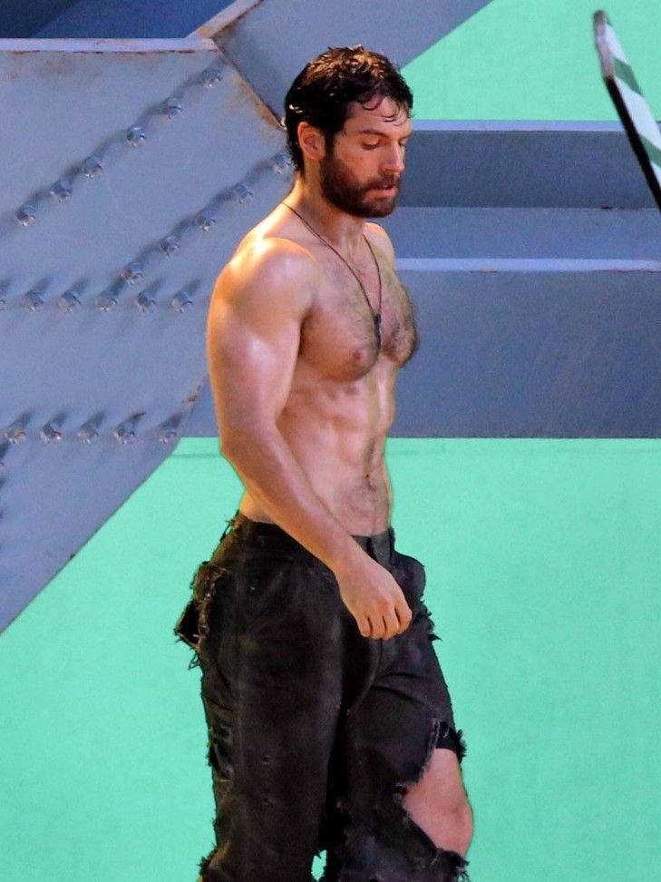 Cavill_'s tweet photo. Homens com cabelo no abdômen tem um charme https://t.co/bGkwqAfsY0
