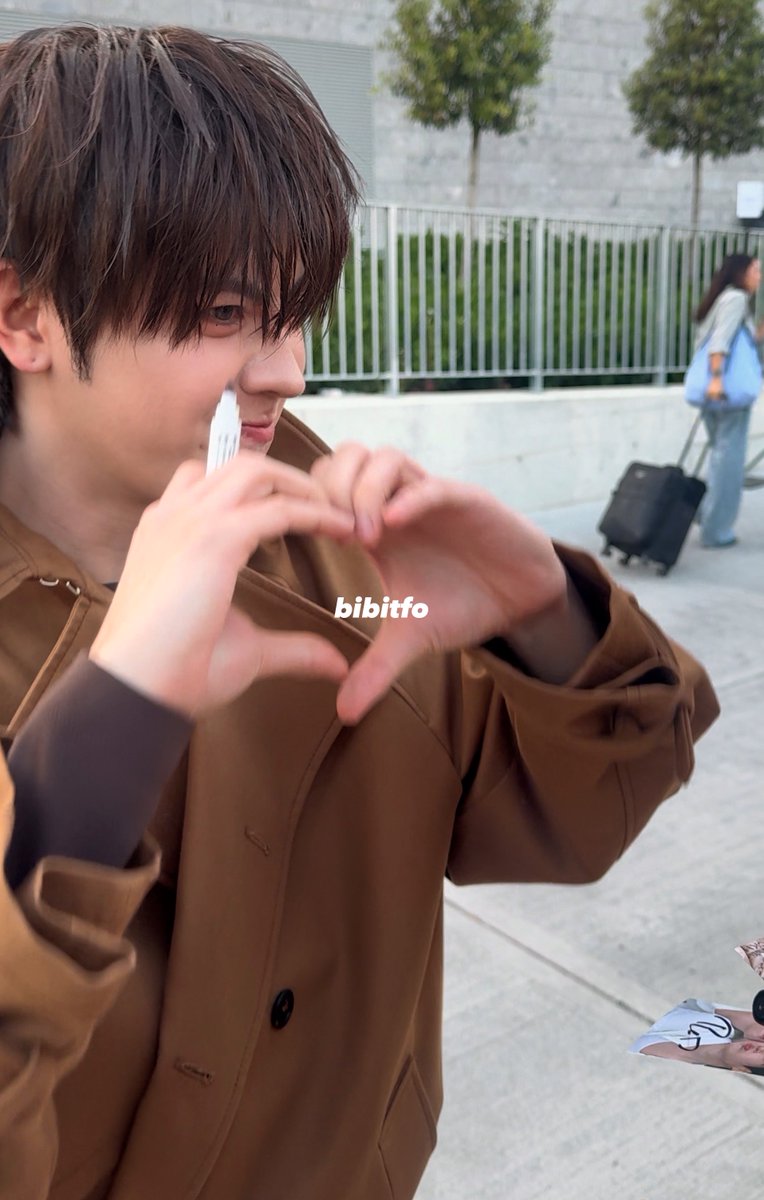 BiBitfo's tweet photo. I already miss you 🥺

#MOSCHINOSS27xTLEFIRSTONE #moschino #TleFirston𝗲 #Tle_mtm #firstone 
@TLE_mtm @firstone_wnk @Ize6 https://t.co/6Nk3TjpGcI