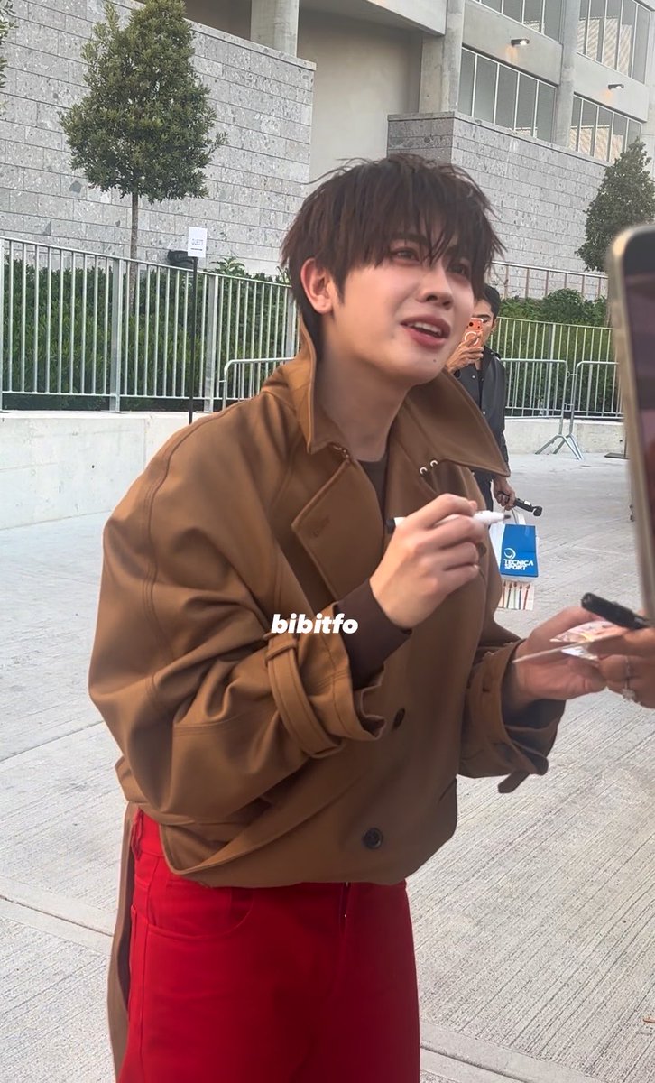 BiBitfo's tweet photo. I already miss you 🥺

#MOSCHINOSS27xTLEFIRSTONE #moschino #TleFirston𝗲 #Tle_mtm #firstone 
@TLE_mtm @firstone_wnk @Ize6 https://t.co/6Nk3TjpGcI