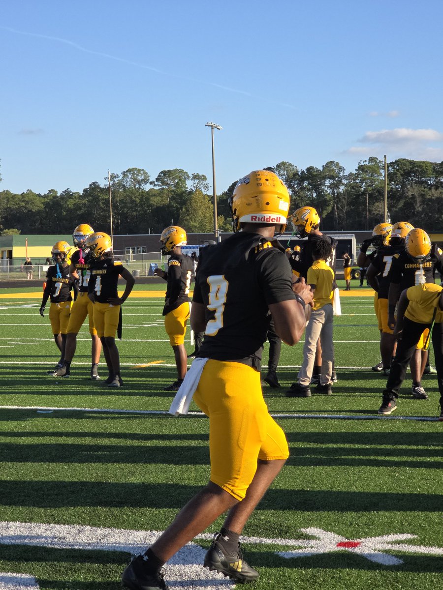 FlaHSFootball's tweet photo. Solid QB duel between the veteran senior King Boylston and the young gun freshman, Liam Hice-Jones https://t.co/i0quT9aiZu