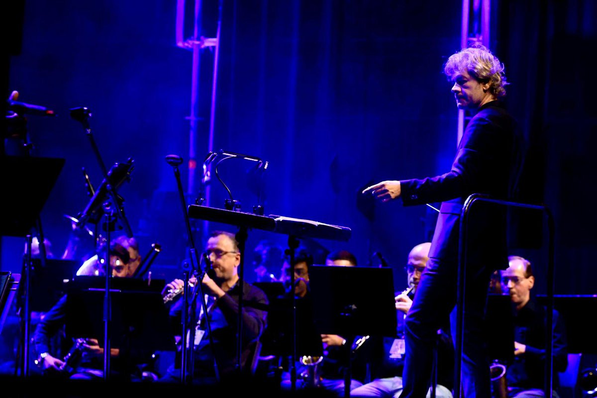 LPATemudas's tweet photo. #30TEMUDAS | WE WILL ROCK YOU 3.0
Uno de nuestros clásicos, el concierto de la @bsmlpgc, nos ha transportado a otra dimensión al ritmo de talentosos artistas. Una propuesta divertida con la que la agrupación celebra su décima participación en el Festival
#islascanarias https://t.co/ycA1xSH8c0