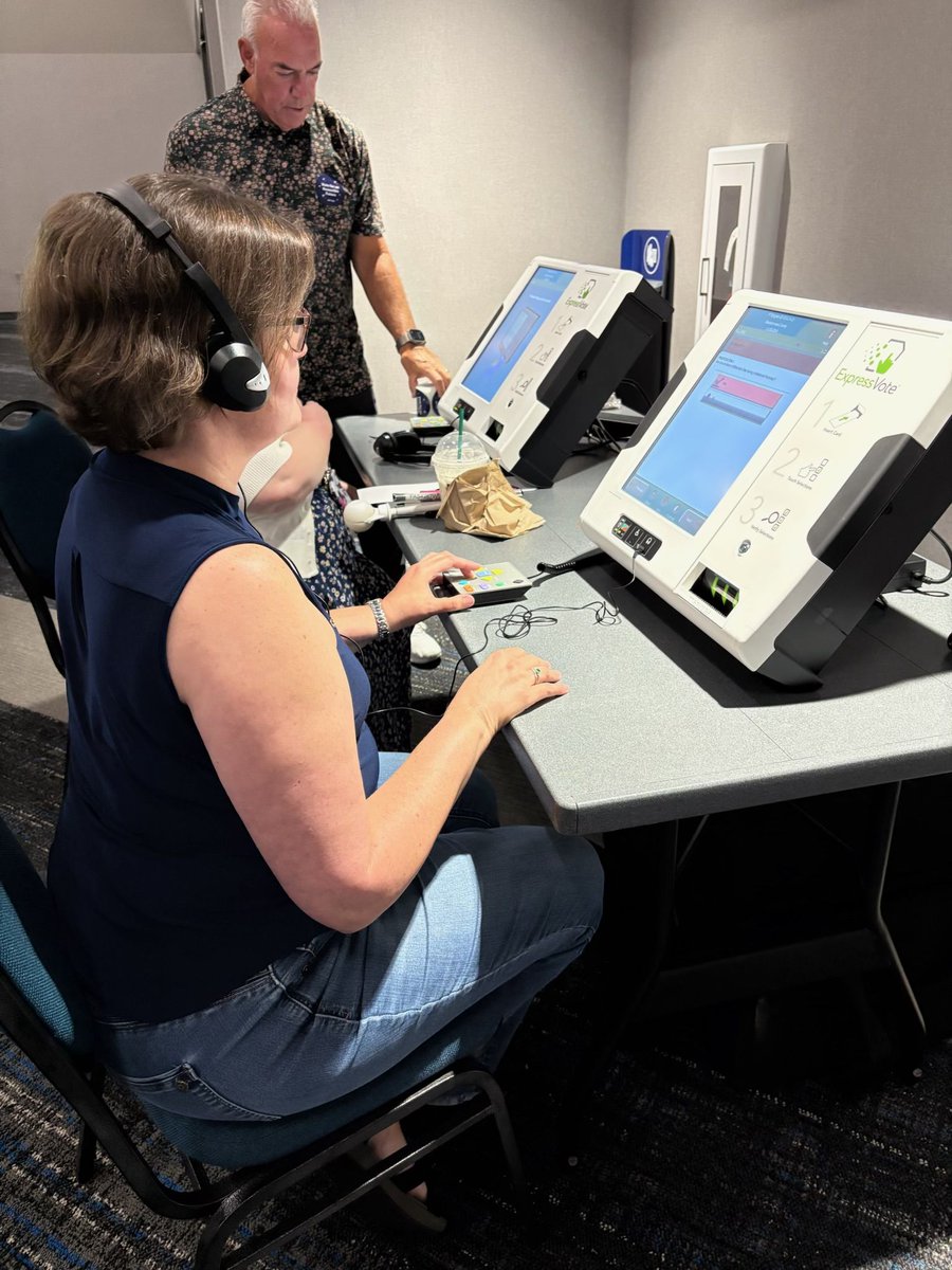 AAPD's tweet photo. Thank you for being part of Disability Voting Rights Week! These photos show Accessible Democracy Defenders taking action. Now, the work continues: Check your registration and state deadlines at https://t.co/W8l36Y8dLZ, then make your voting plan. https://t.co/rIgEPvtK1v