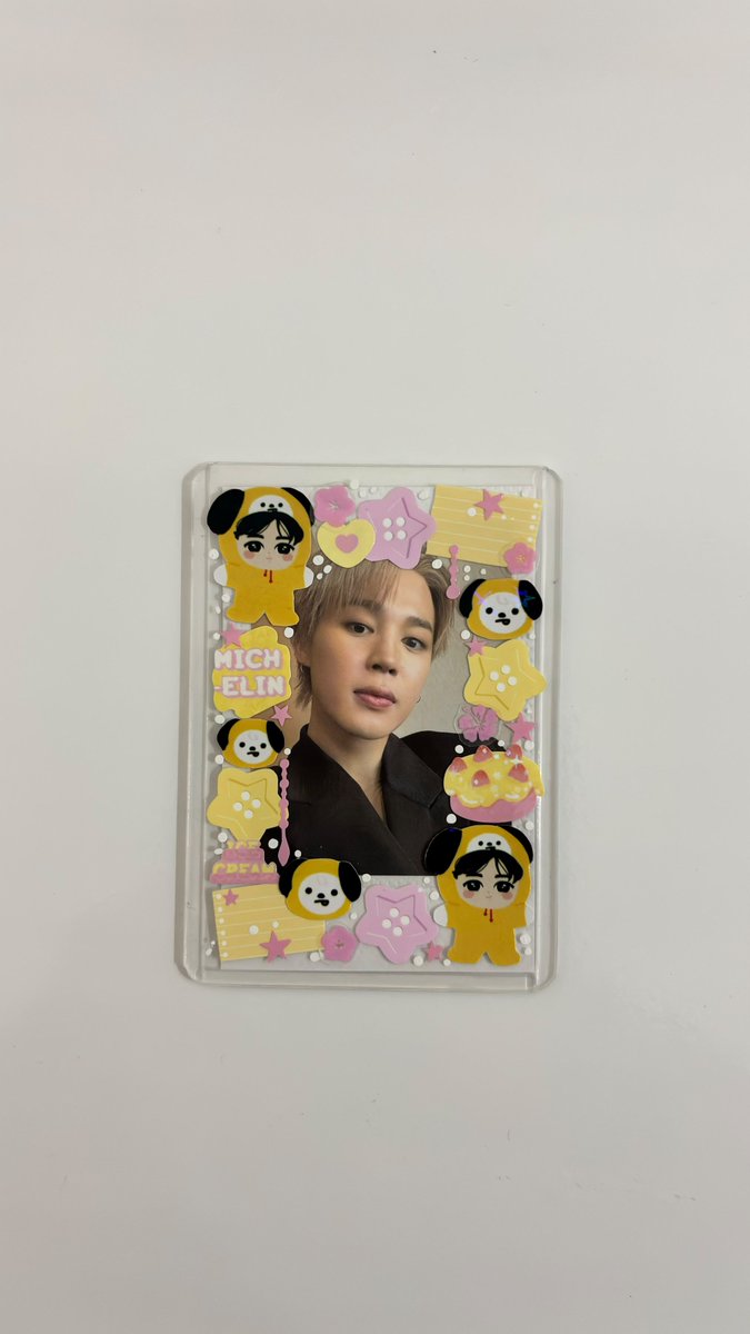 nitkaicollector's tweet photo. feedback postivo pra @hambincartz !! Me vendeu esse toploader lidico decorado do chimmy ( acho que é assim ?) Foi um presente e a pessoa adorou tudo. https://t.co/DWsOF6cSus