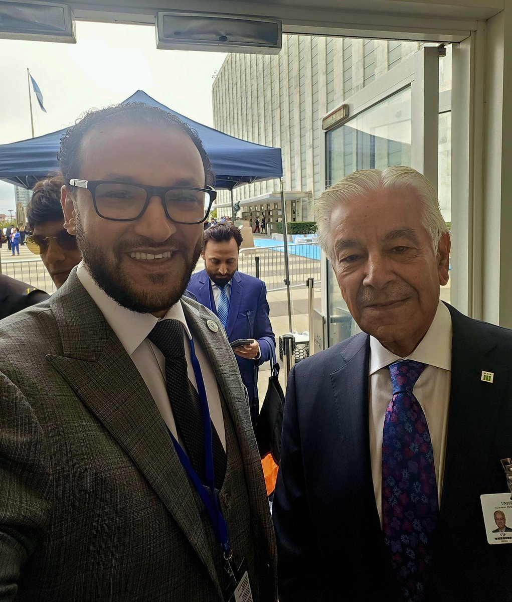 alansari's tweet photo. I was pleased to meet H.E. Pakistan's Defence Minister, @KhawajaMAsif, in NY 🇺🇸 during the UN 🇺🇳 General Assembly.

He has repeatedly reaffirmed Pakistan's 🇵🇰 unwavering support for Saudi Arabia 🇸🇦 and expressed optimism about Pakistan's efforts to advance a political solution. https://t.co/VwqWzNePVw