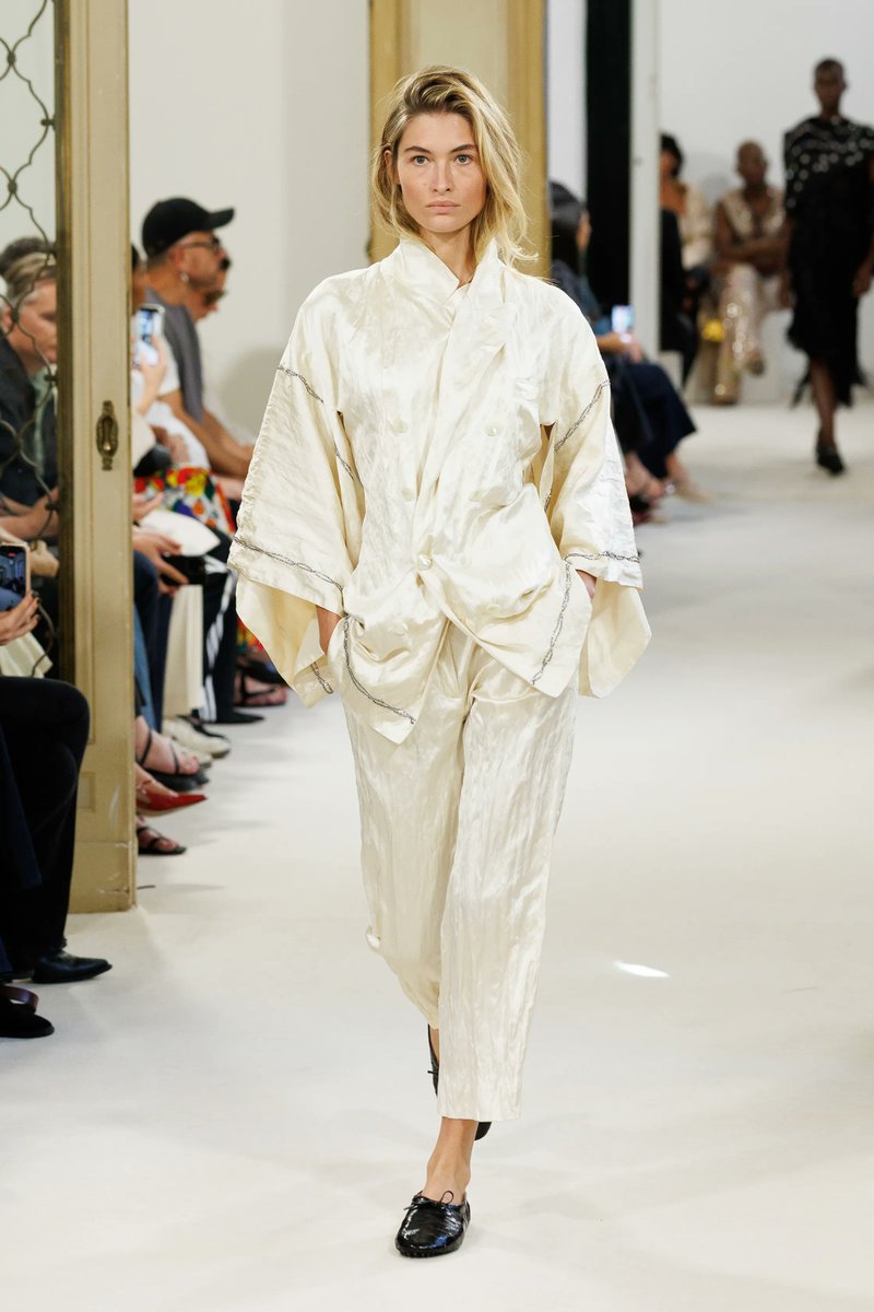 savbrads's tweet photo. really enjoyed these from alberta ferretti https://t.co/RCdPoHE4pA