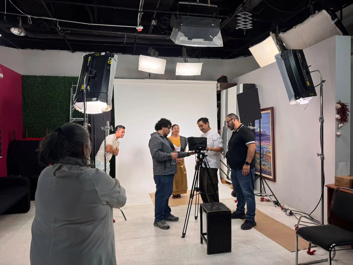 edithortiz_'s tweet photo. Grabando con la Procuraduría Federal del Consumidor, por los derechos de los usuarios de telecomunicaciones.
#profeco
#cdmx
#tuunsavi
#mixteco
#laalondramixteca https://t.co/6TCOGecJR4