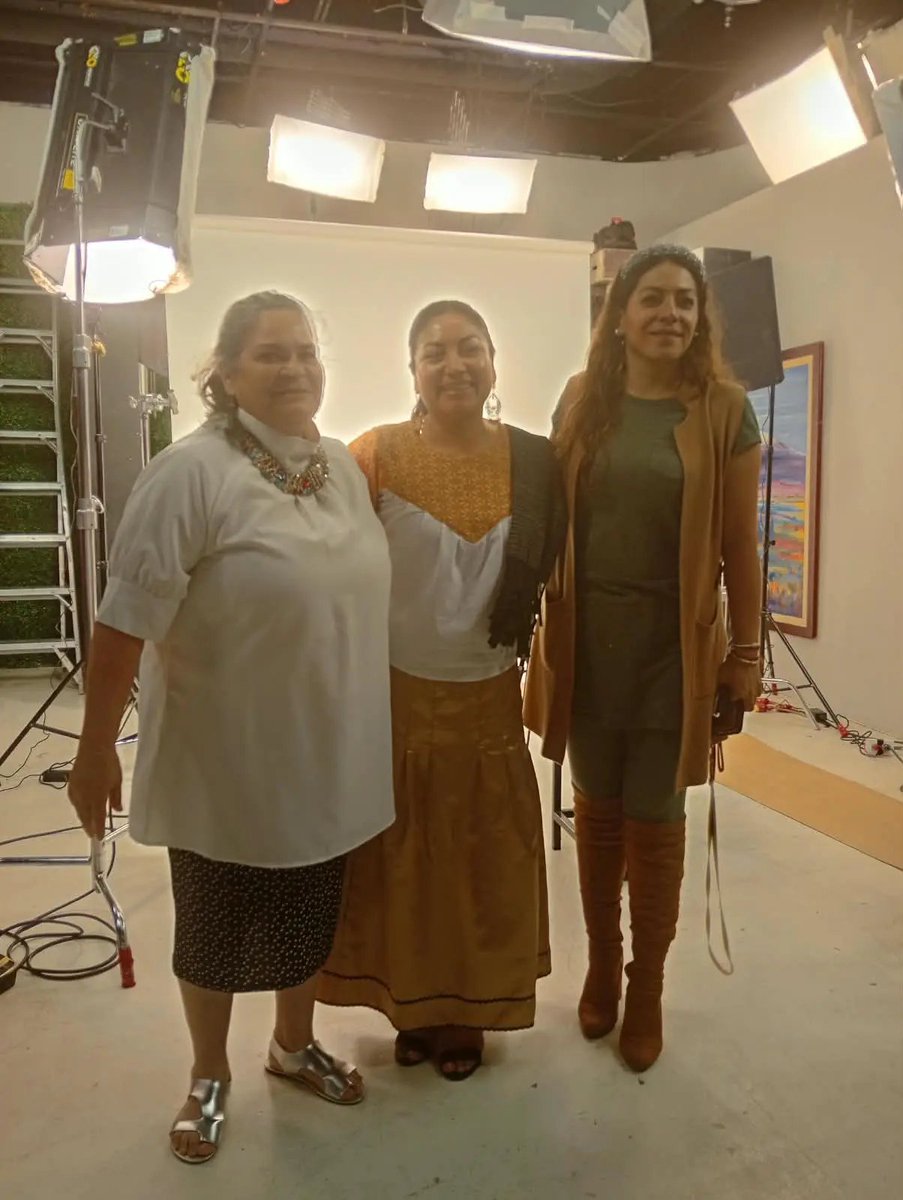 edithortiz_'s tweet photo. Grabando con la Procuraduría Federal del Consumidor, por los derechos de los usuarios de telecomunicaciones.
#profeco
#cdmx
#tuunsavi
#mixteco
#laalondramixteca https://t.co/6TCOGecJR4