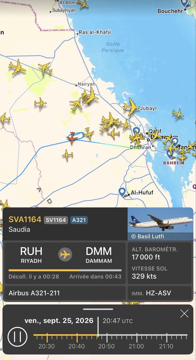 asma40705's tweet photo. #عاجل_الان 
توقف حركة الملاحة الجوية في مطار الدمام الدولي
 في السعودية .. https://t.co/2TjMpXSVWS