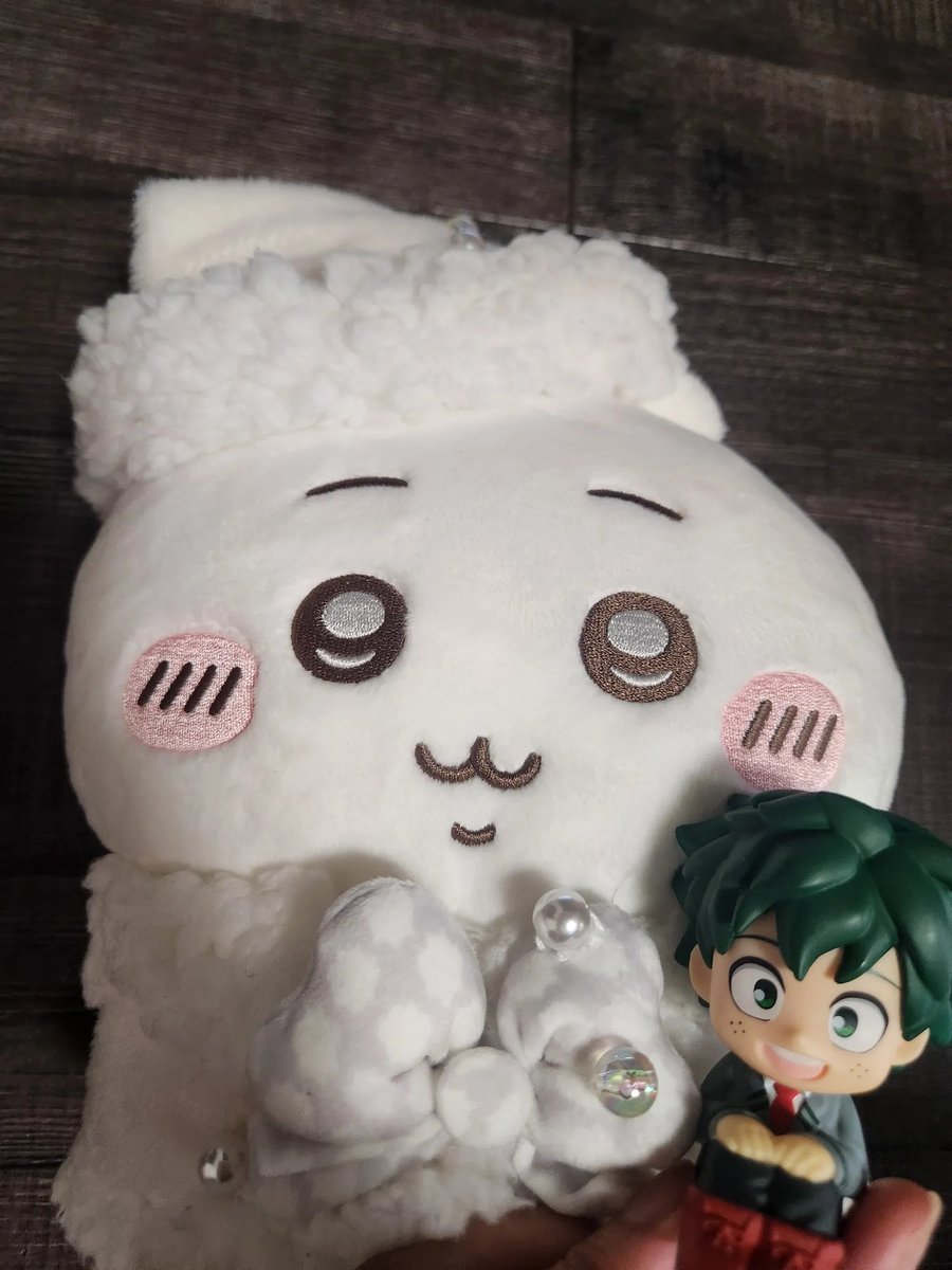 rapibret_'s tweet photo. 一樣超級不方便🤣🤣🤣 外表看起來很平凡，然後越靠近發現越大⋯⋯
裡面設計的奇妙有趣歡迎點開來看節目，還是很佩服旗安84設計的靈感，還有製作組百分百的還原做出來😆 https://t.co/DU8GIYReTx