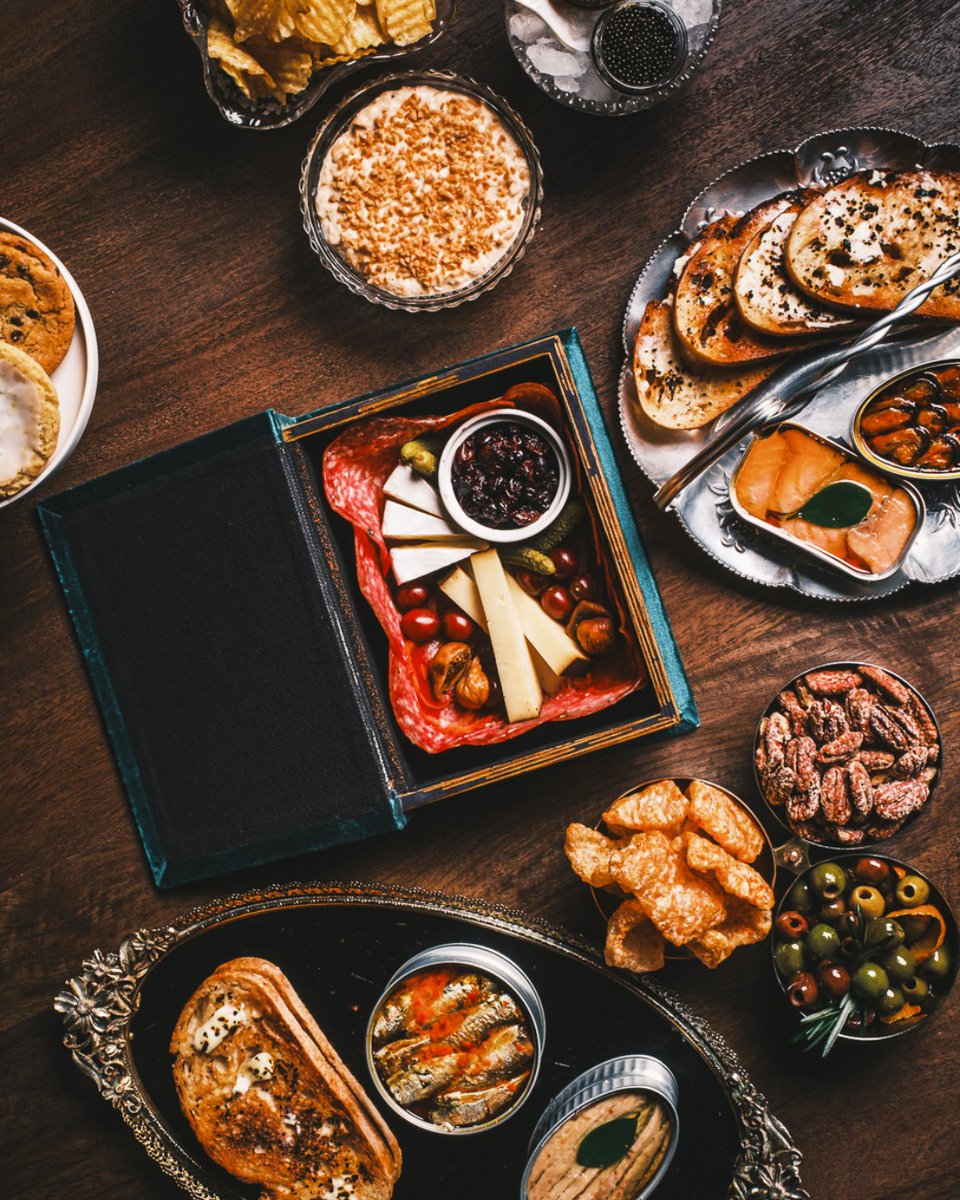 dobermandtlv's tweet photo. Your spread for the evening ✨

At Doberman, we’re proud to source from our local partners:

🐟 Tinned fish, snacks &amp; charcuterie by @fortuneeventslv
☕ Local espresso by @VestaCoffee
🍞 Fresh bread by @1228mainlv https://t.co/eHRo28mlW0