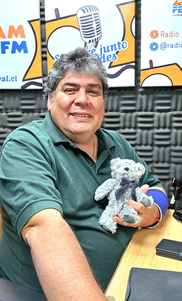 radio_festival's tweet photo. La mejor compañía de #RadioFestival es junto a “Tayo” #ClaudioBustamante y #AlexisGatica
Encuéntranos en:
📲 #FestiWasap +569 5372 9325
🔵 X / Instagram/ TikTok @radio_festival
📻🎙 127 AM/ 93.7 FM / https://t.co/5Rw8xlk41Z https://t.co/QD9H9ARO2r