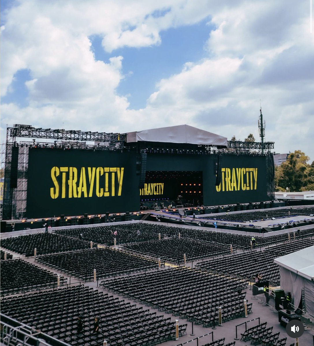 nobelknowbell's tweet photo. Renee soundcheck at Straycity Mexico!! 

#StrayCityMexico https://t.co/kXSwuo3zKp