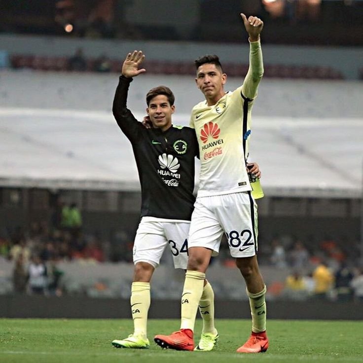 lvskkozume's tweet photo. fake dating ! | #edsego au 

en dónde ⚽ se metió en una polémica por soltar un comentario fuera de lugar y "homofobico".

o 

dónde el representante de ⚽, en busca de limpiar su imagen, decide armarle una relación falsa con 🐯. ¿el problema? 🐯 es su mayor enemigo. https://t.co/Y5xUGDvwFg