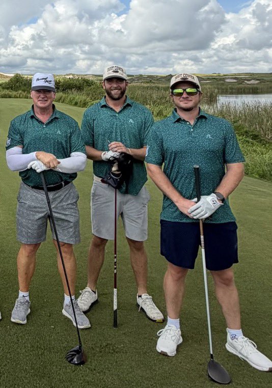 PardonMyTake's tweet photo. Team USA at the Presidents cup https://t.co/bHn79V0qLt