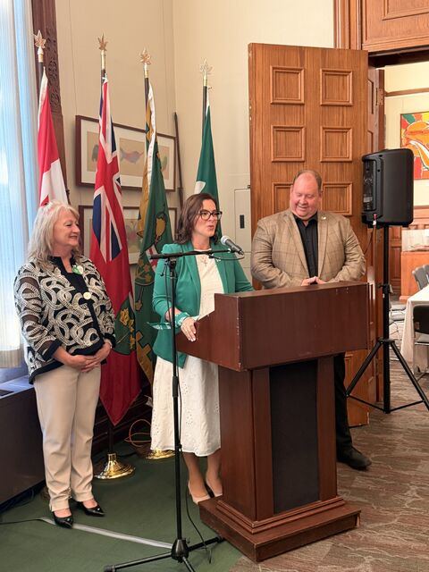 CentrefrancoT's tweet photo. 💚🤍 De Toronto à Ottawa, le @CentrefrancoT célèbre le 25 septembre! Notre francophonie grandit avec les nouvelles voix et les personnes qui s’engagent en français. La relève est déjà ici!

📸 Retour en images.
----------------------------------
#25Septembre #FrancophonieOntarienne