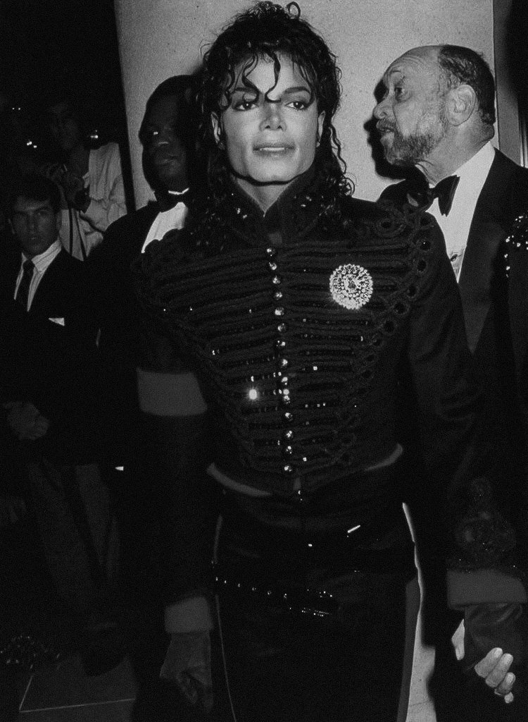 captaineomjjx's tweet photo. Michael Jackson in the 90s https://t.co/YXbQW5VOyR