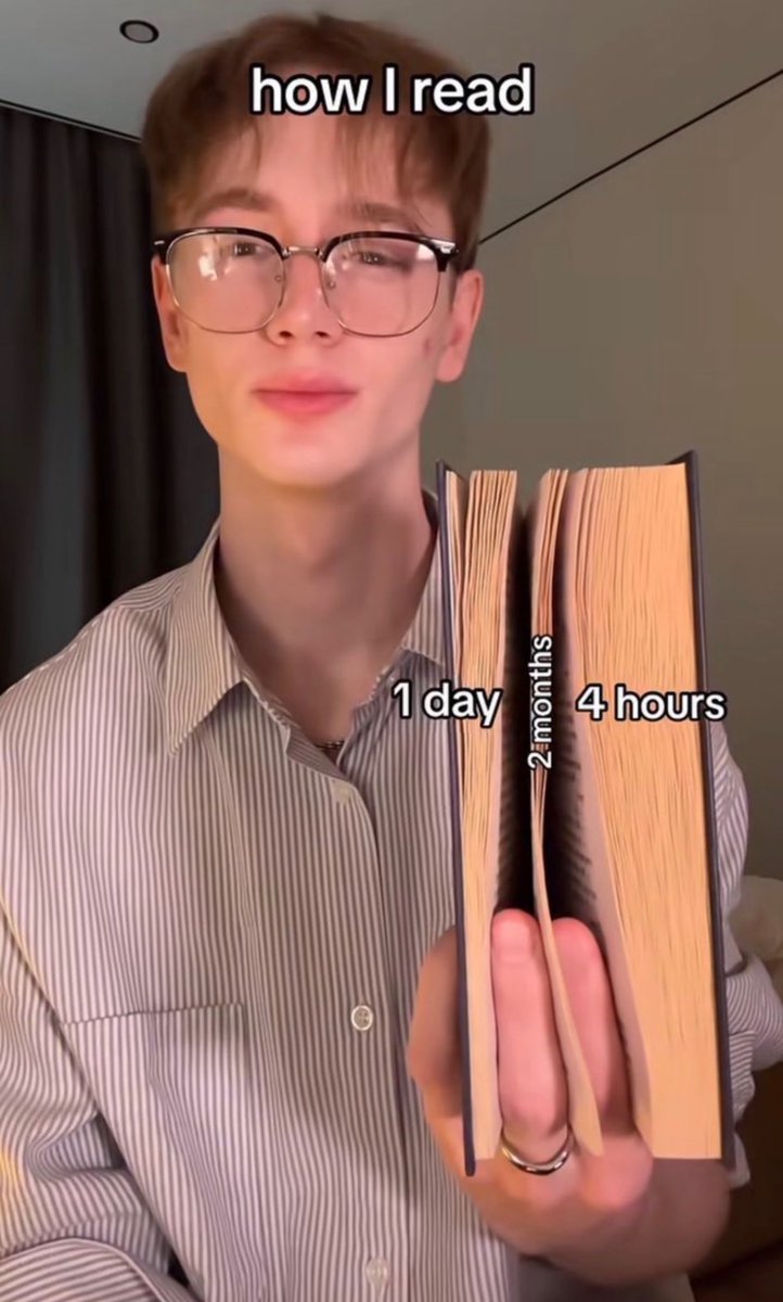 NoContextHumans's tweet photo. This is how I read. https://t.co/mghcauB8Oh